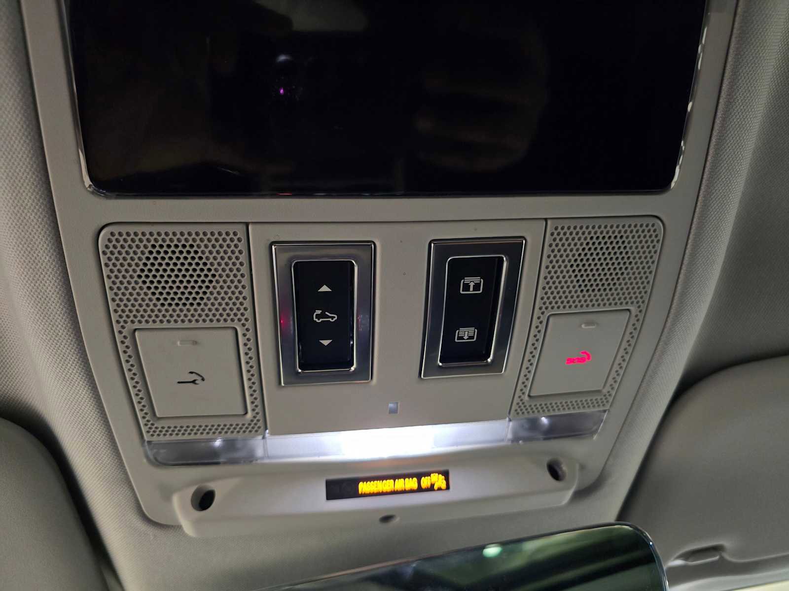 Used 2025 Land Rover Defender 110 S AWD/4WD image 35