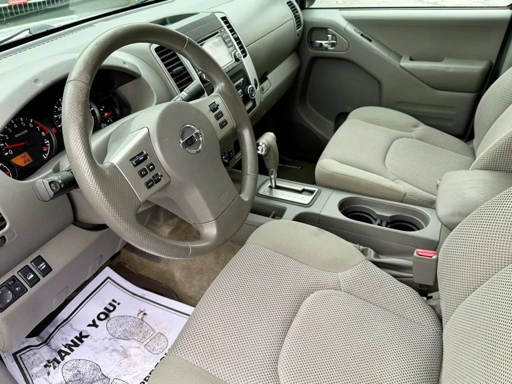 Used 2018 Nissan Frontier SV AWD/4WD image 2