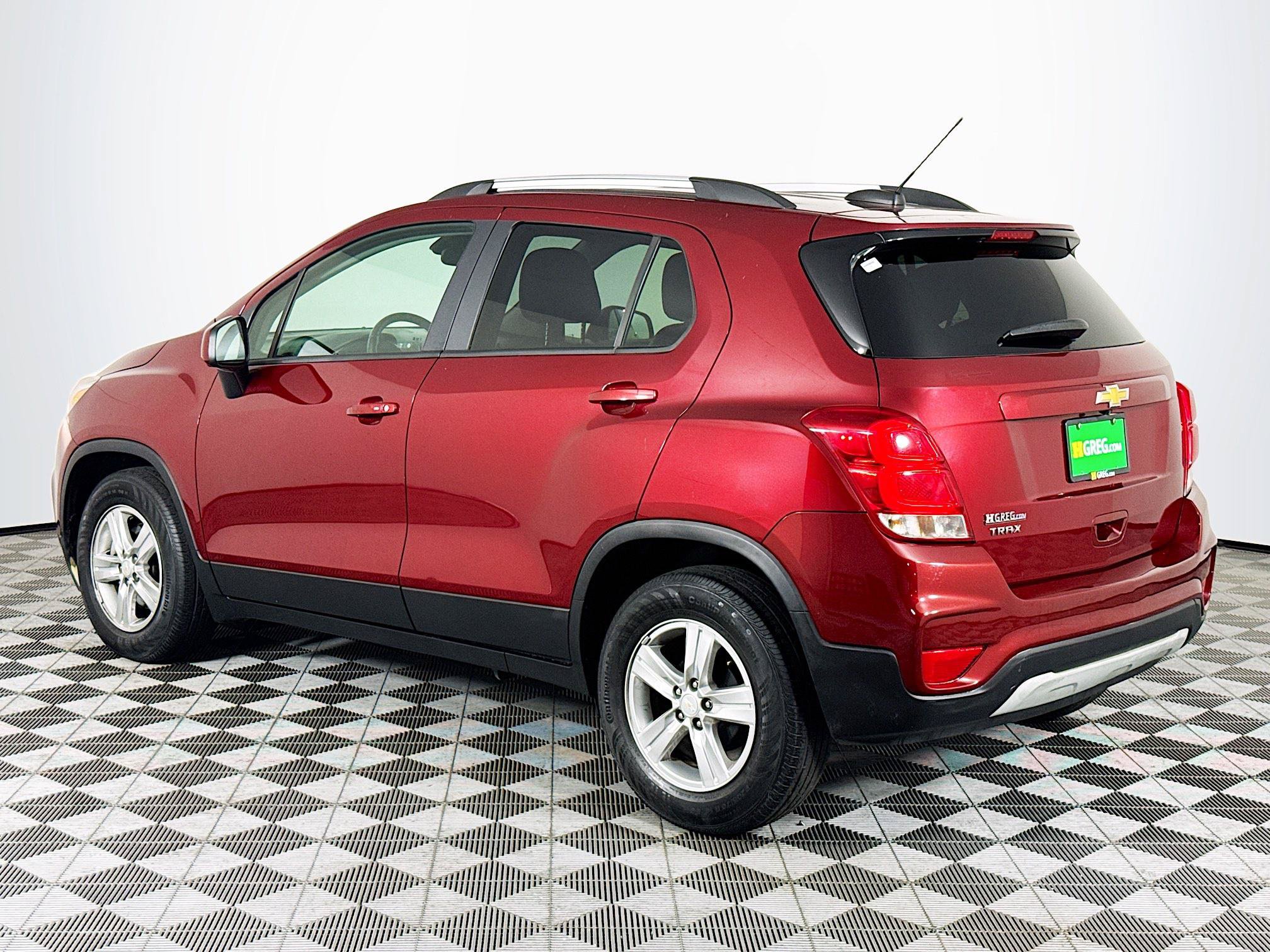 Used 2022 Chevrolet Trax LT w/ LT Convenience Package FWD image 6