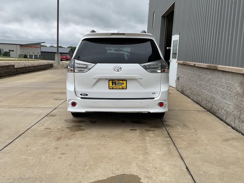 Used 2014 Toyota Sienna SE image 5