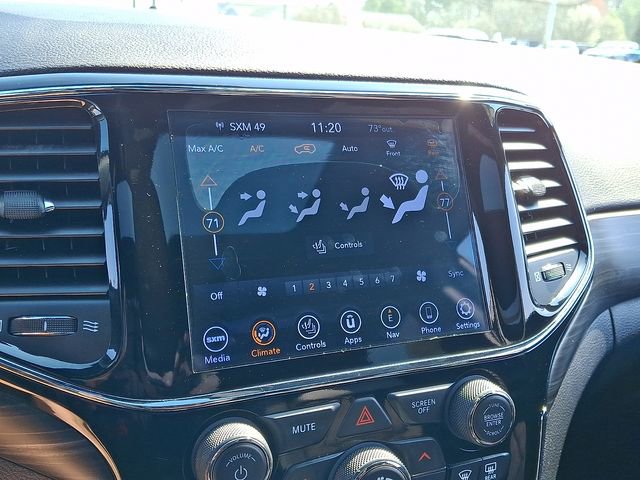 Used 2020 Jeep Grand Cherokee Laredo w/ Quick Order Package 2BN North image 17