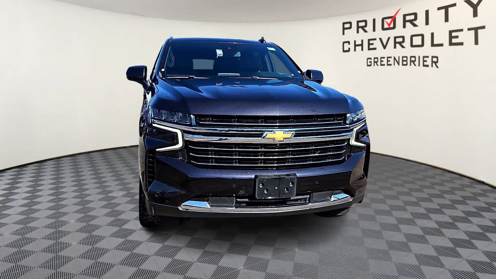 Used 2024 Chevrolet Tahoe LT w/ Luxury Package RWD image 3