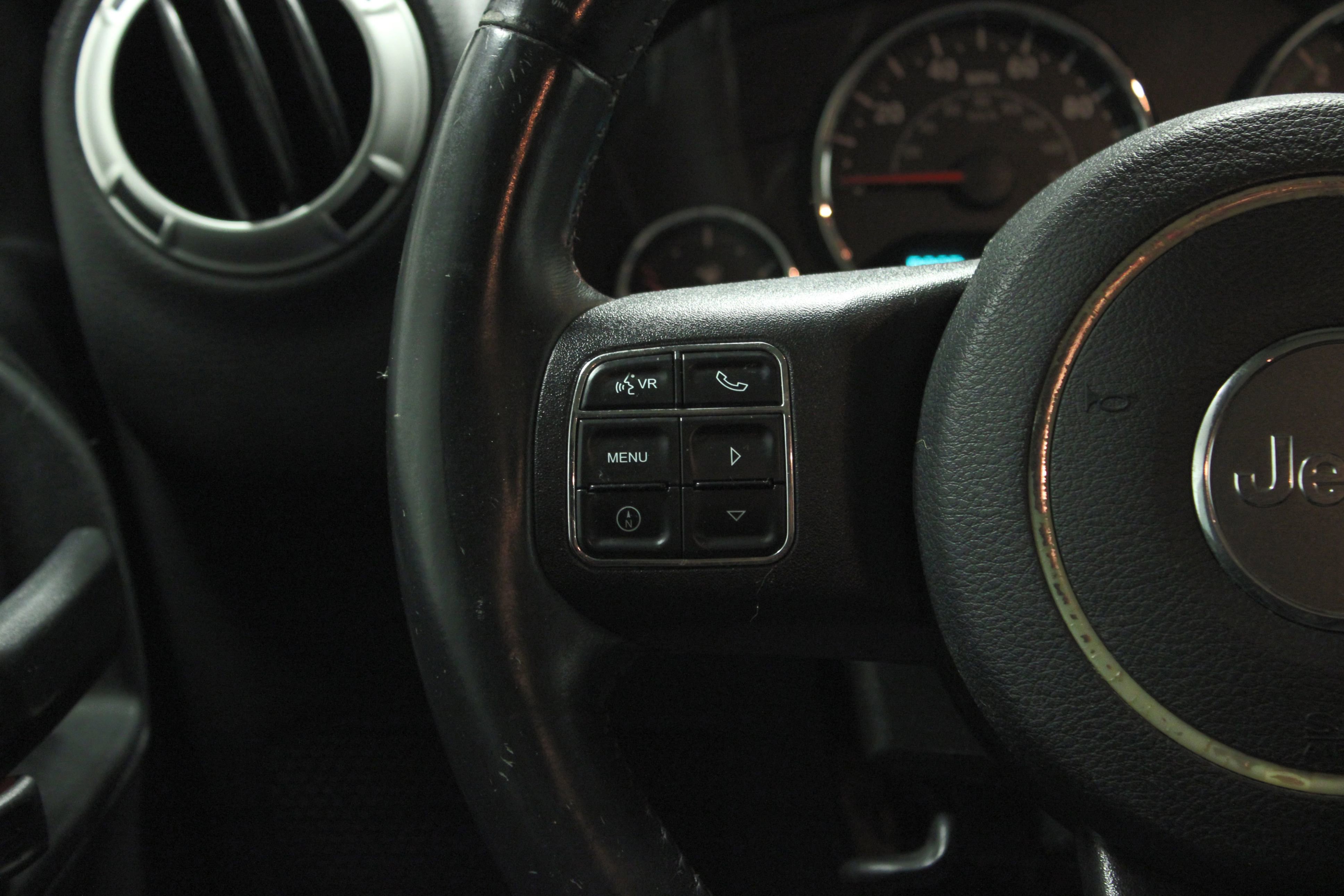 Used 2016 Jeep Wrangler Unlimited Sahara w/ Connectivity Group image 21