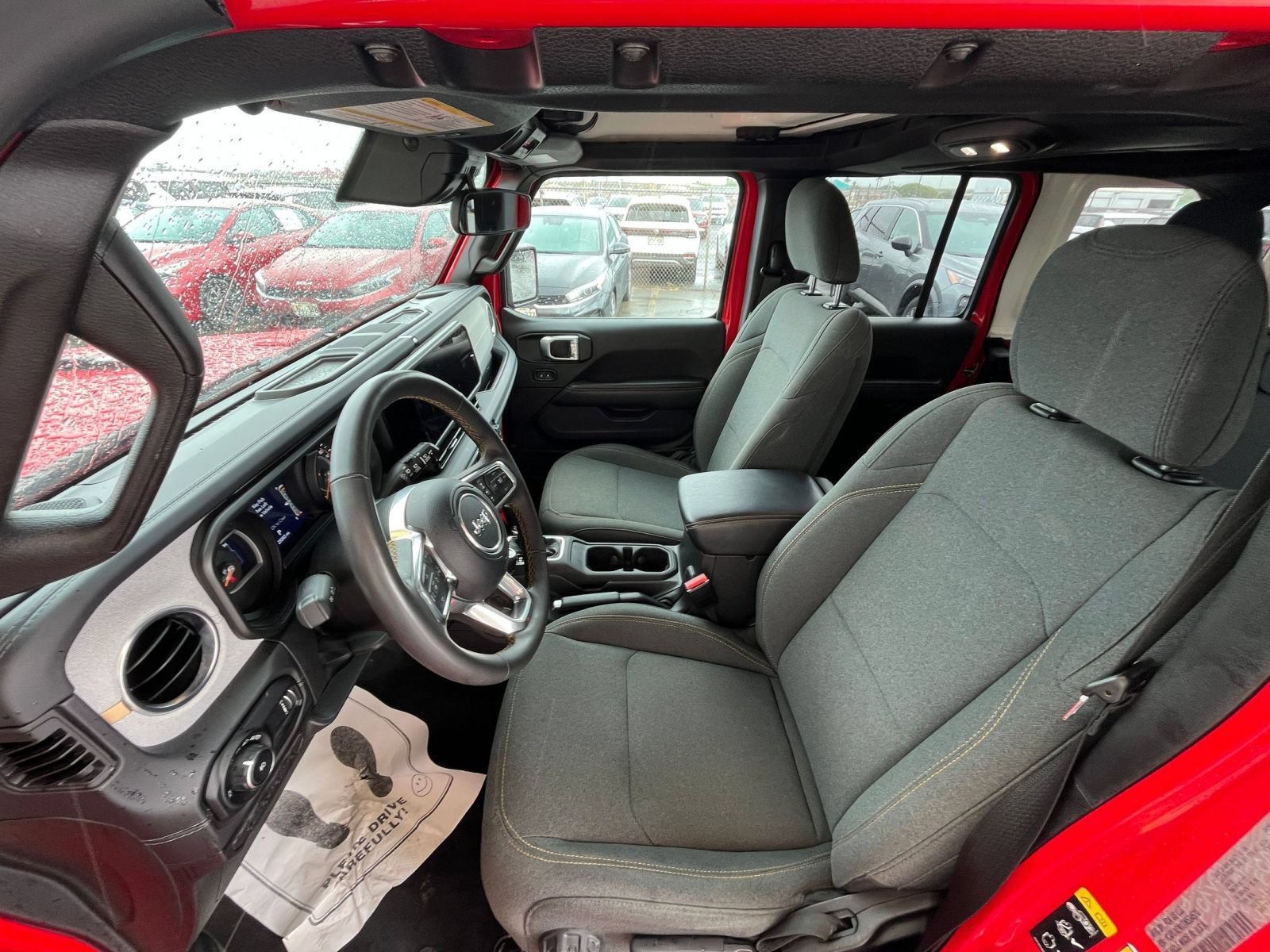 Used 2025 Jeep Wrangler Unlimited Sahara AWD/4WD image 21