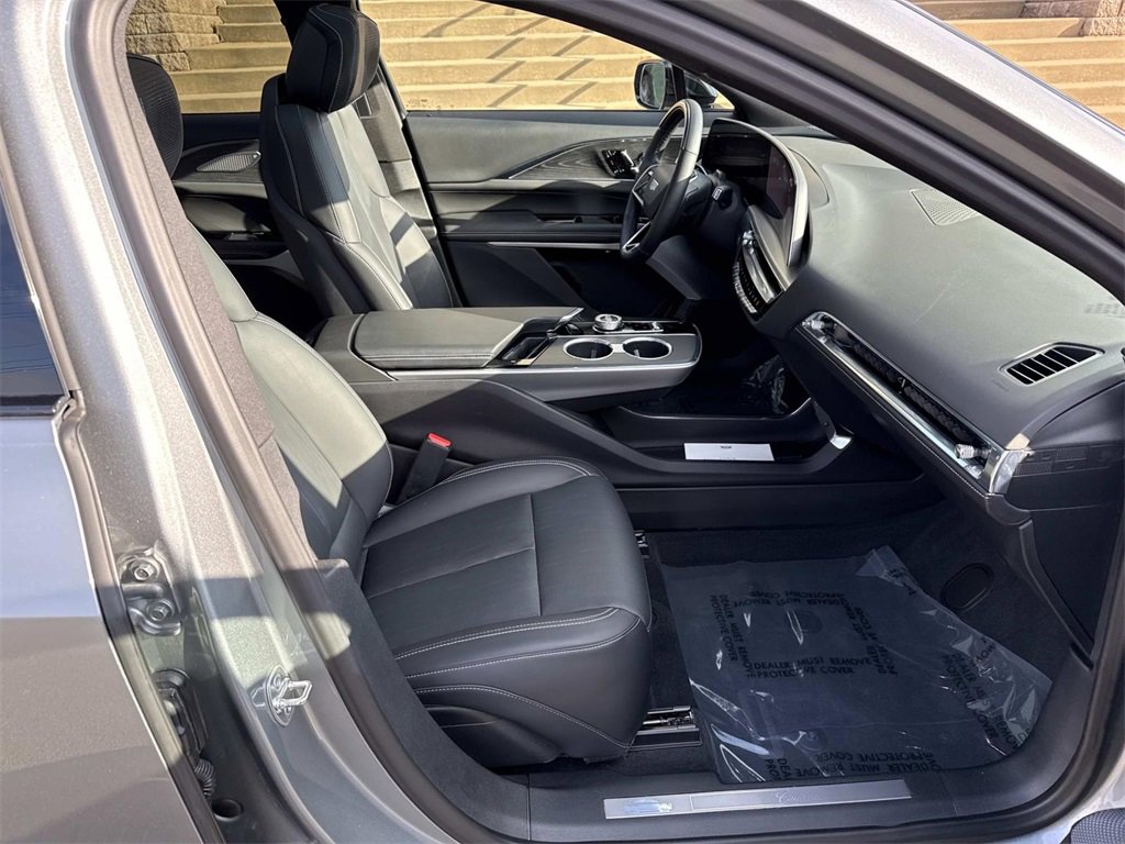 Used 2024 Cadillac Lyriq Luxury w/ LPO, Floor Liner Package image 11