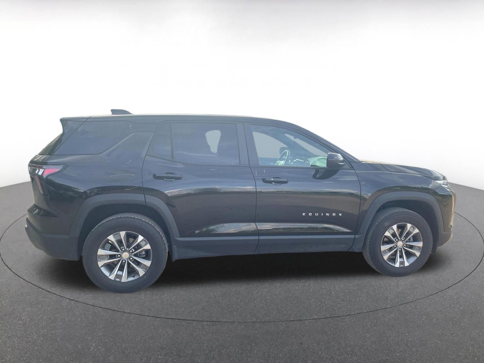 Used 2025 Chevrolet Equinox LT FWD image 18