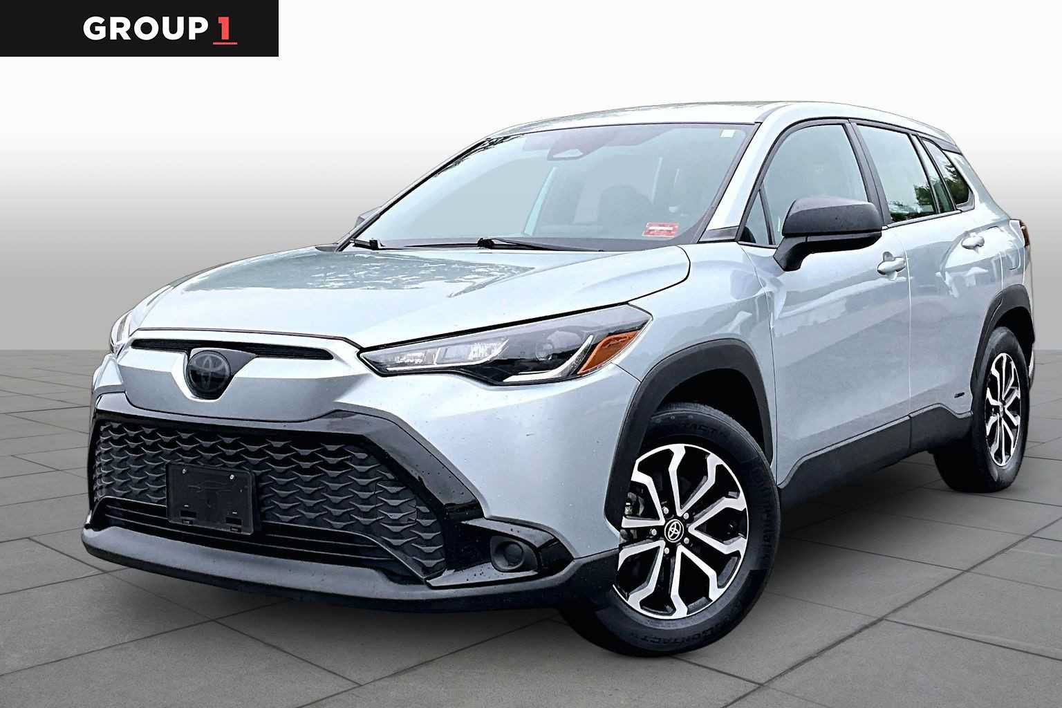 Used 2023 Toyota Corolla Cross AWD Hybrid video 1