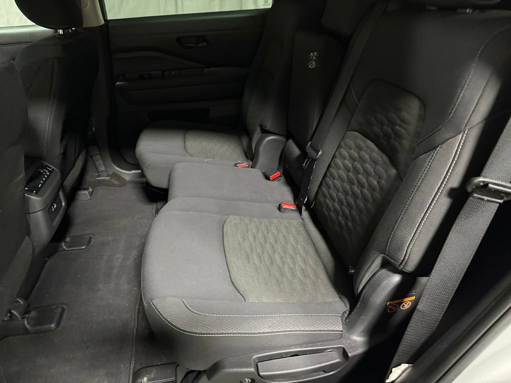 Used 2024 Nissan Pathfinder SV FWD image 18