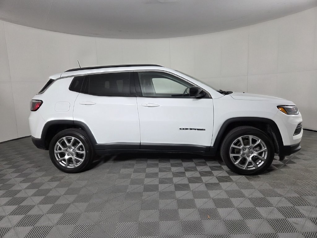 Used 2022 Jeep Compass Latitude AWD/4WD image 4