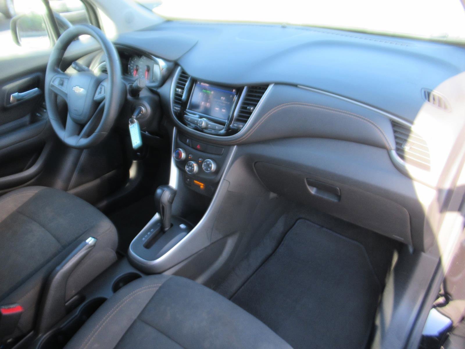 Used 2022 Chevrolet Trax LS w/ Tint and Cruise Package image 11