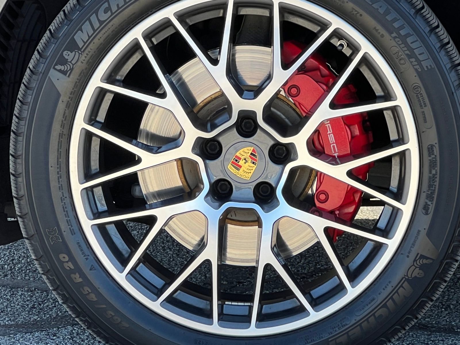 Used 2017 Porsche Macan Turbo image 12