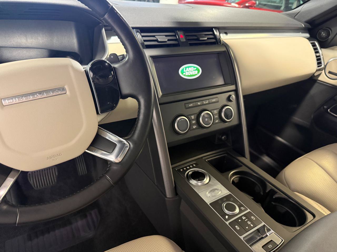 Used 2020 Land Rover Discovery Landmark AWD/4WD image 7
