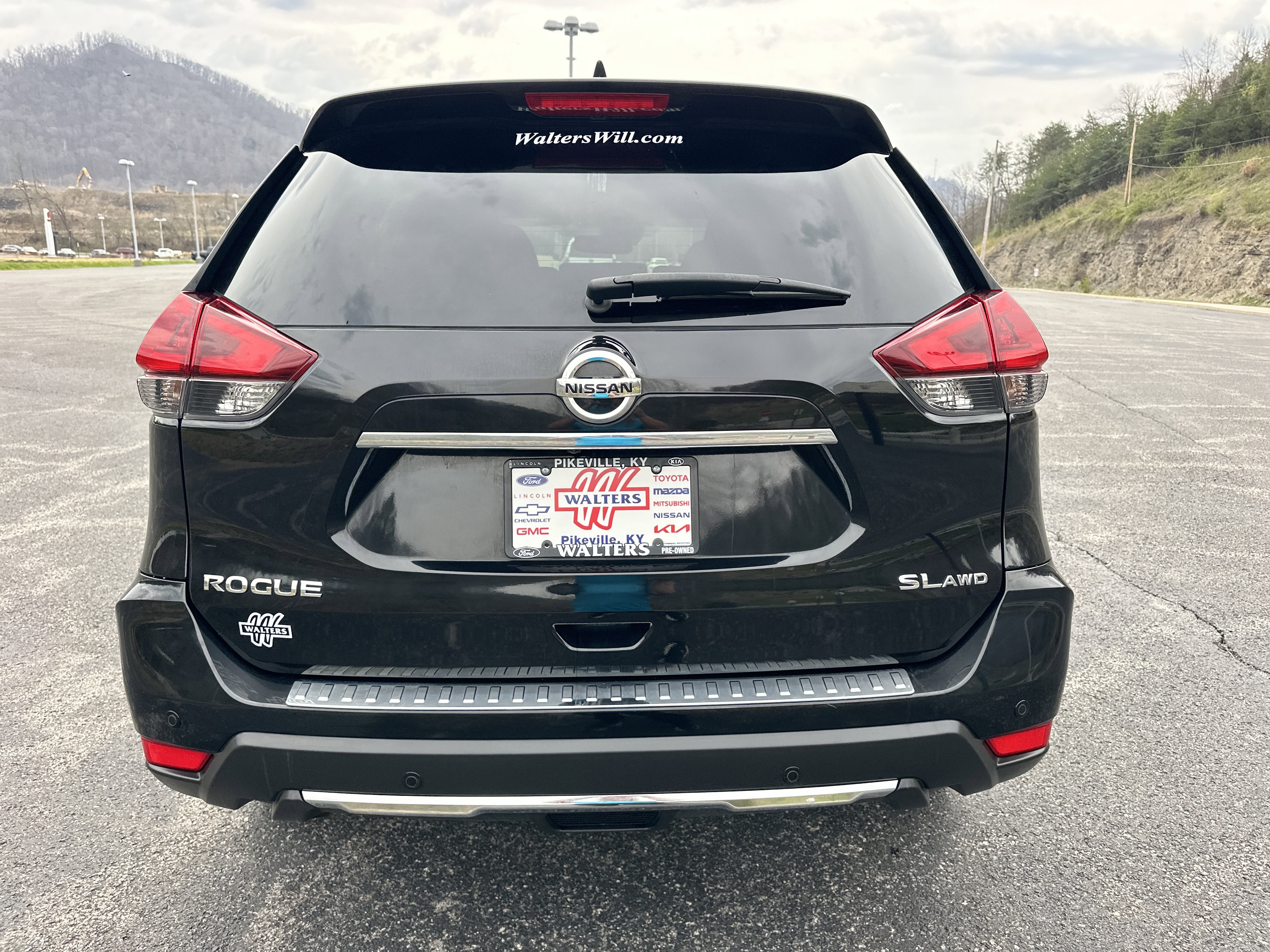 Used 2020 Nissan Rogue SL w/ Premium Package image 5