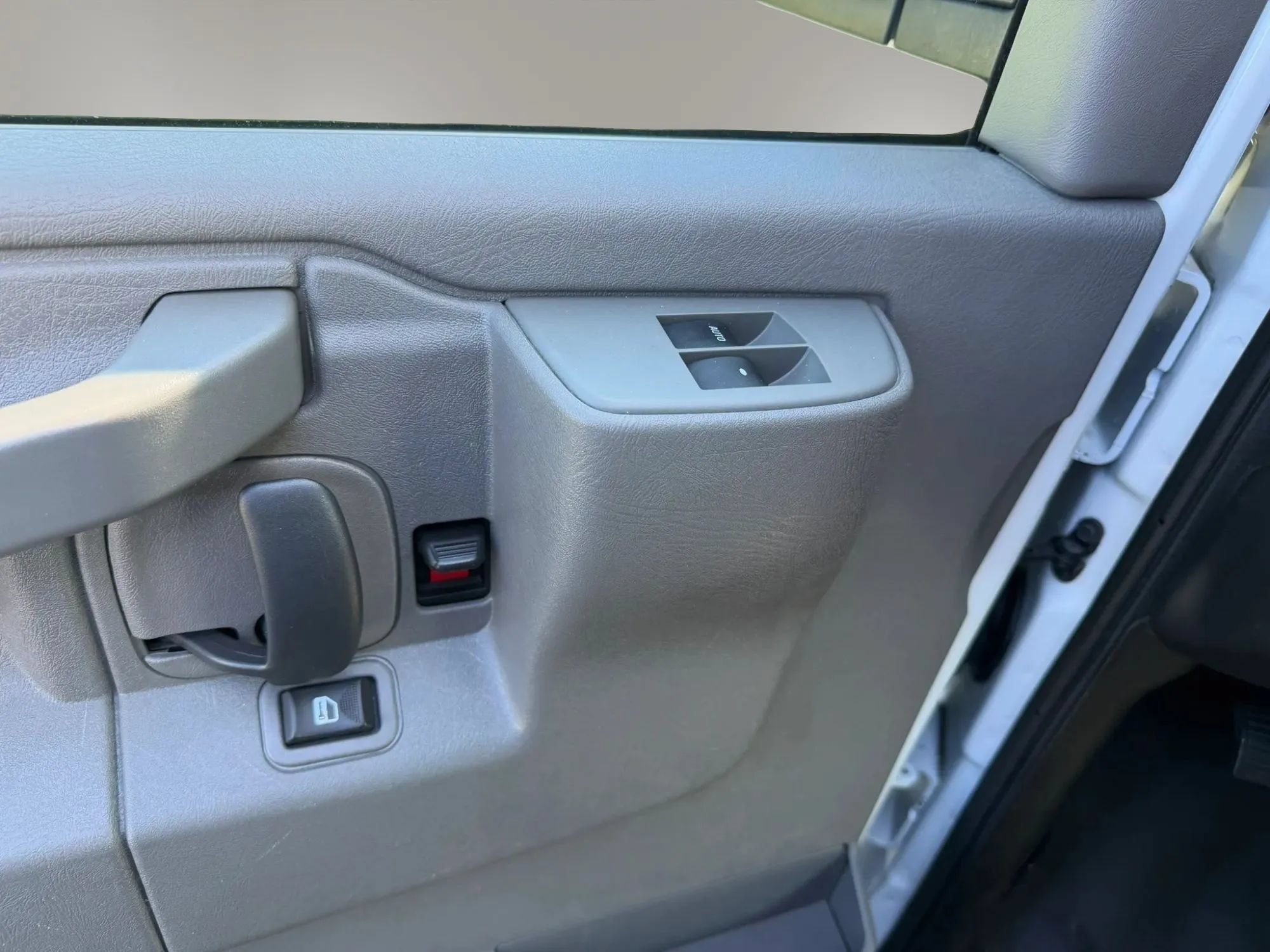 Used 2019 Chevrolet Express 2500 w/ Driver Convenience Package RWD image 13