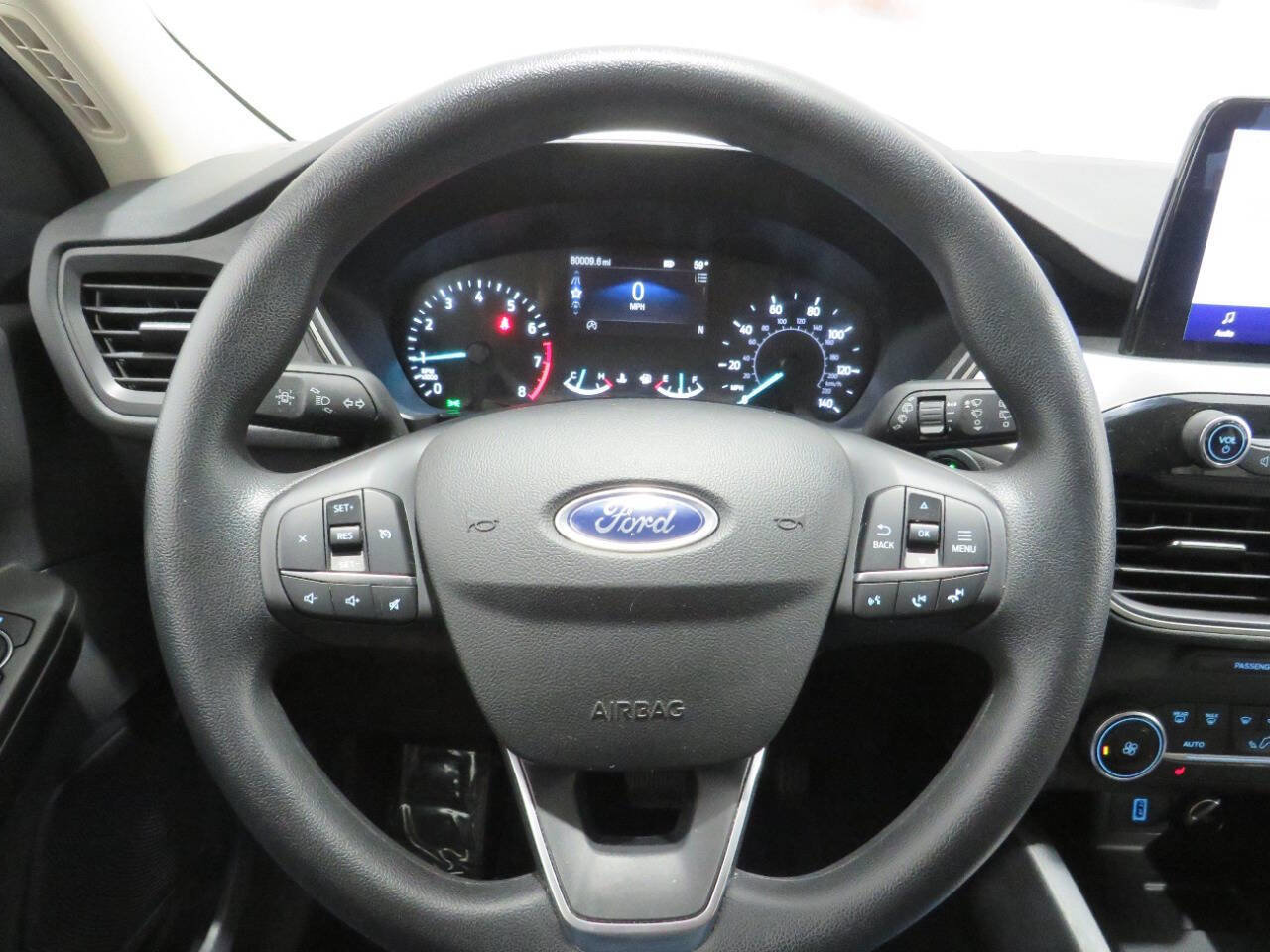 Used 2020 Ford Escape SE image 17