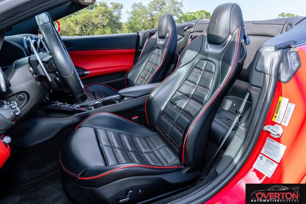 Used 2020 Ferrari Portofino RWD image 11