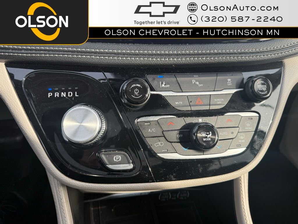 Used 2023 Chrysler Pacifica Limited image 19