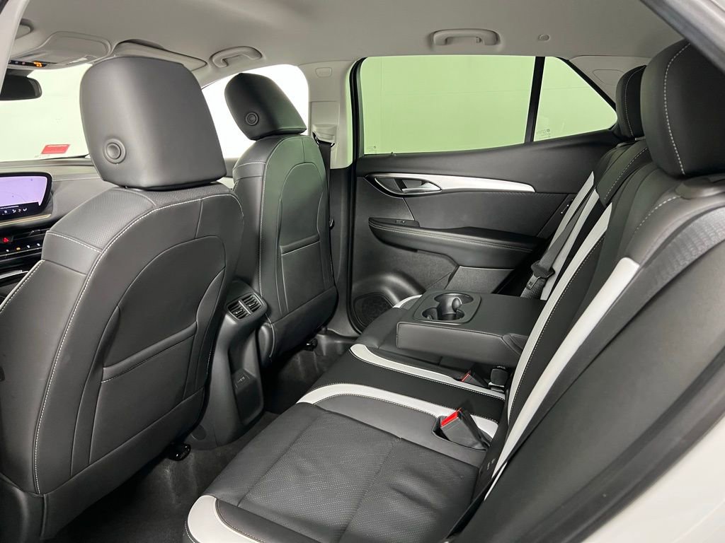 Used 2025 Buick Envision Sport Touring image 27