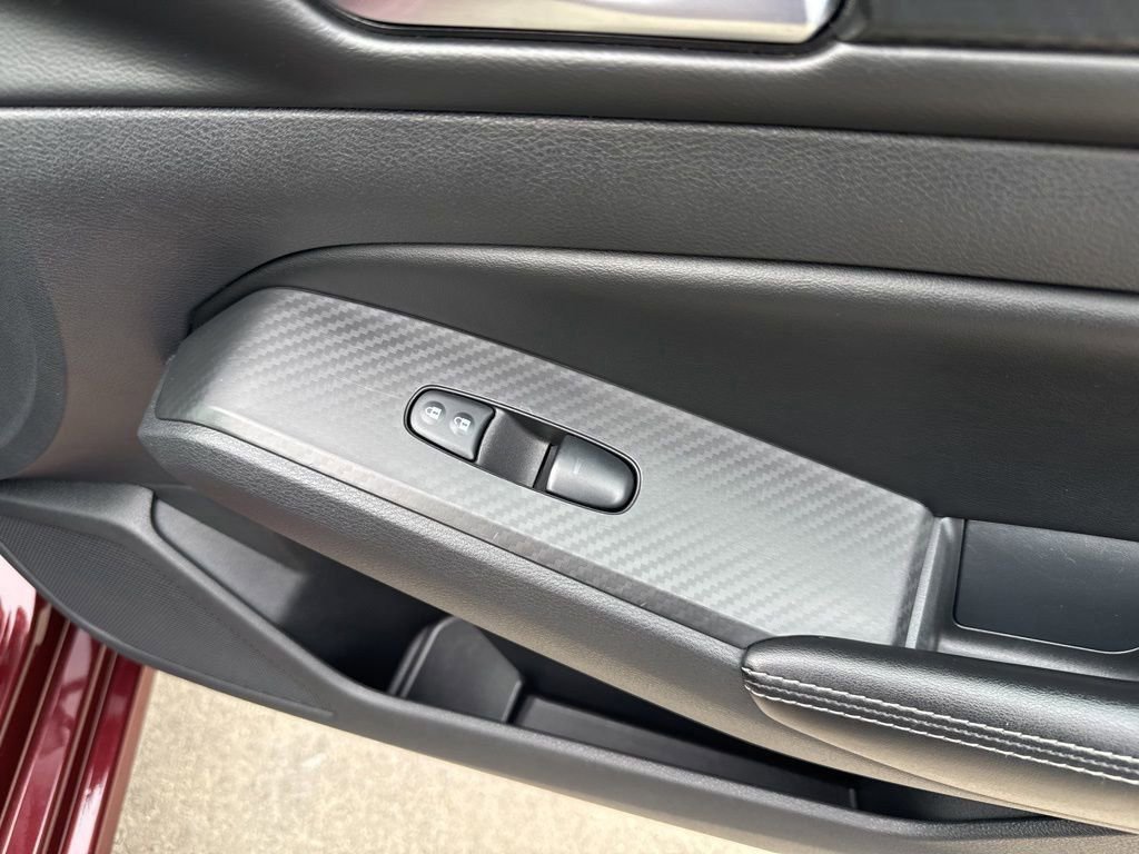 Used 2024 Nissan Altima 2.5 SV image 32