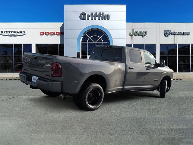 New 2026 RAM 3500 Laramie AWD/4WD image 4