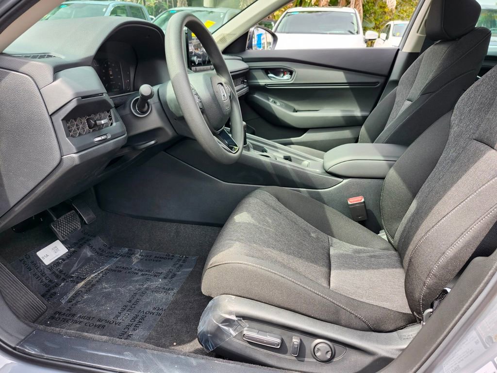 New 2025 Honda Accord SE image 5