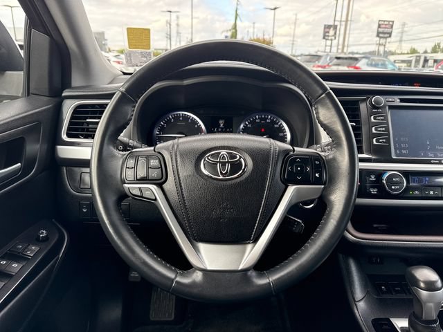 Used 2014 Toyota Highlander XLE AWD/4WD image 19