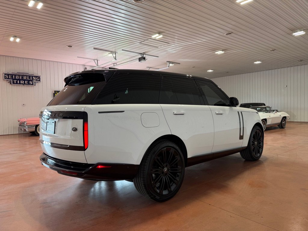 Used 2022 Land Rover Range Rover SE image 8