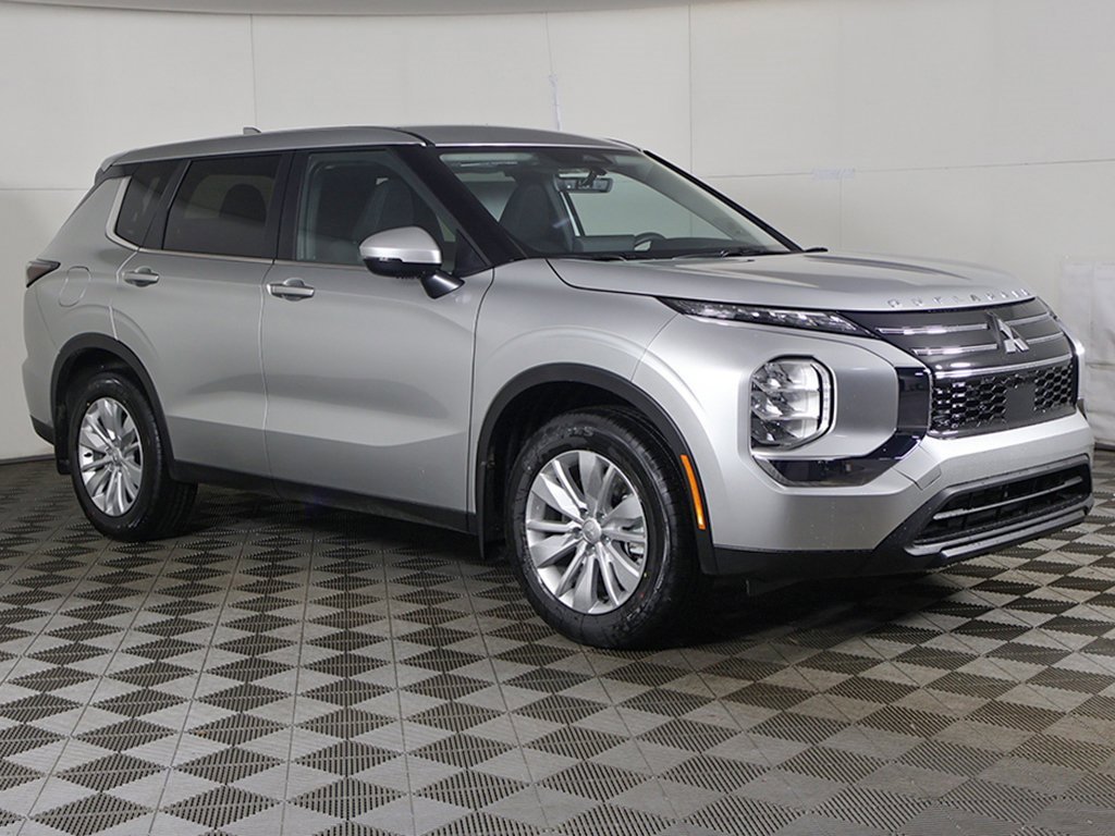 New 2026 Mitsubishi Outlander ES image 47