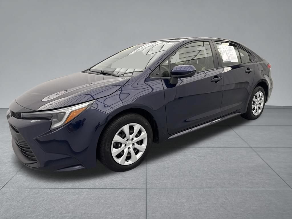 Used 2023 Toyota Corolla LE FWD image 4