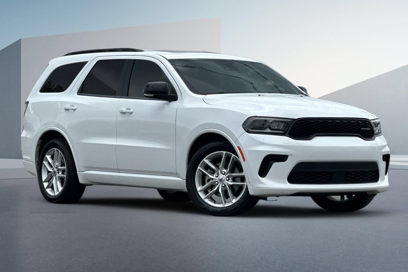Used 2024 Dodge Durango GT RWD image 2