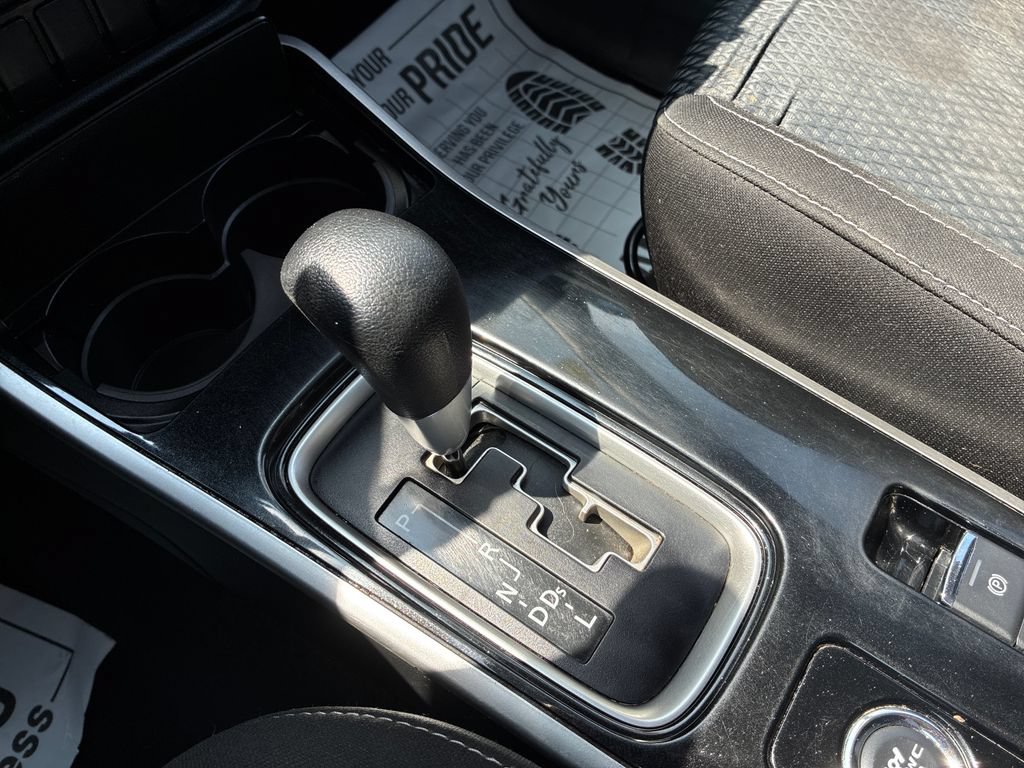 Used 2020 Mitsubishi Outlander ES AWD/4WD image 28