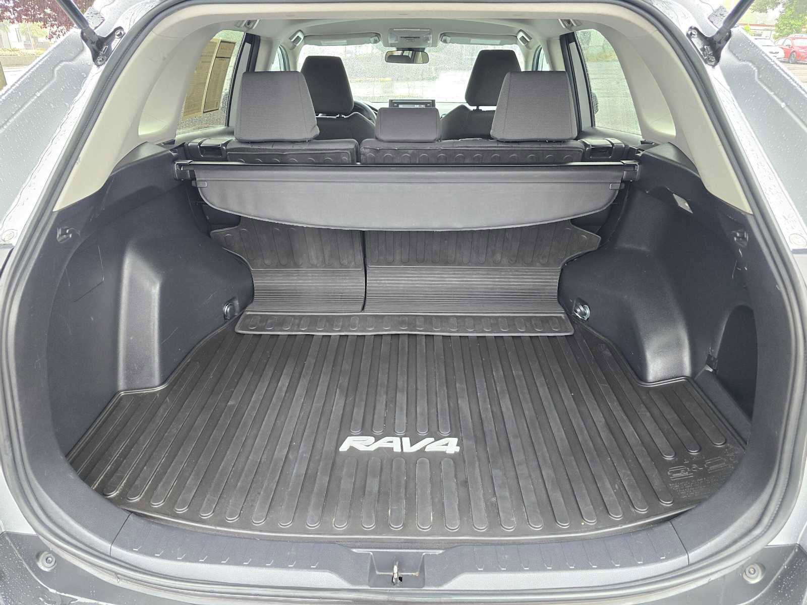 Used 2020 Toyota RAV4 XLE w/ All Weather Liner Package AWD/4WD image 14
