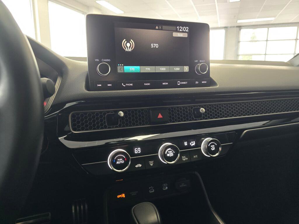 Used 2025 Honda Civic Sport image 28