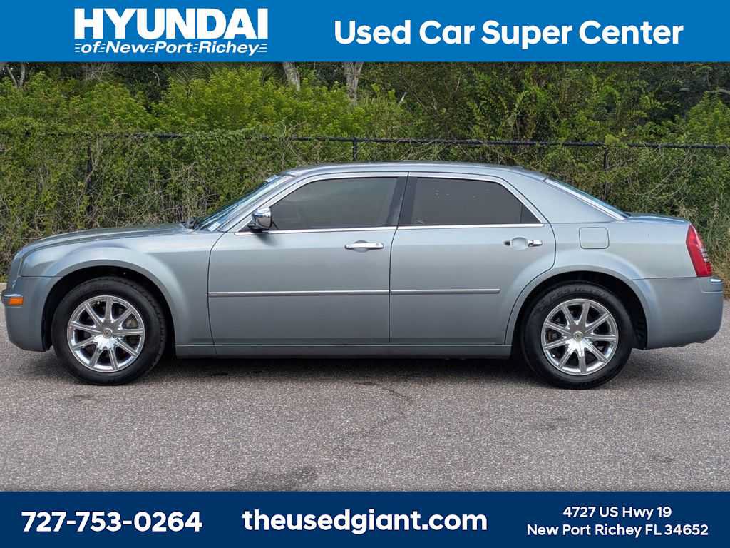 Used 2007 Chrysler 300 C RWD image 2