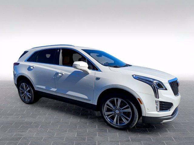Used 2024 Cadillac XT5 Premium Luxury w/ Technology Package FWD image 3