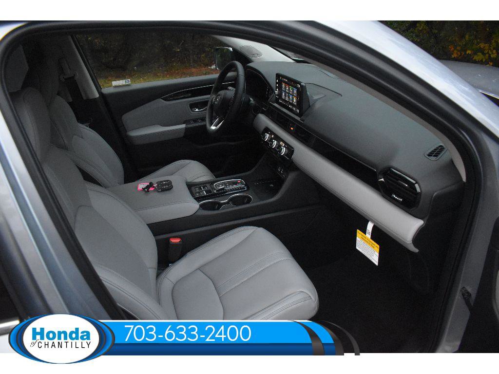 New 2025 Honda Pilot Touring image 13