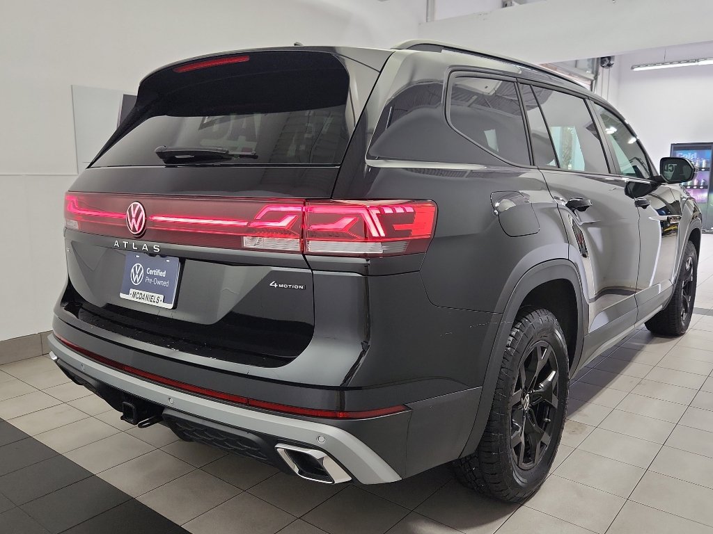 Certified 2025 Volkswagen Atlas Peak Edition SE AWD/4WD image 4