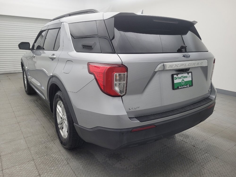 Used 2020 Ford Explorer XLT image 5