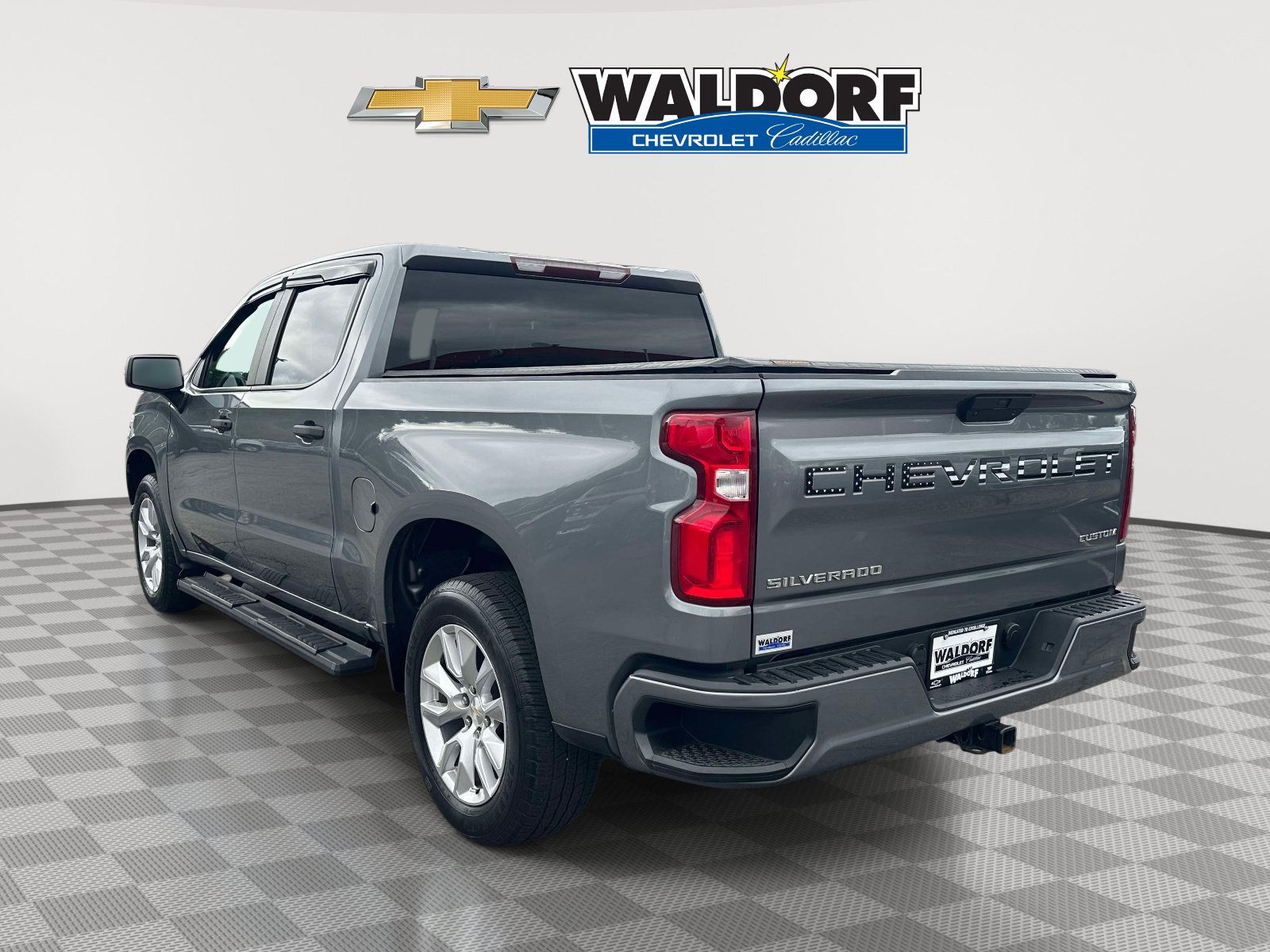 Used 2020 Chevrolet Silverado 1500 Custom w/ Custom Value Package RWD image 4