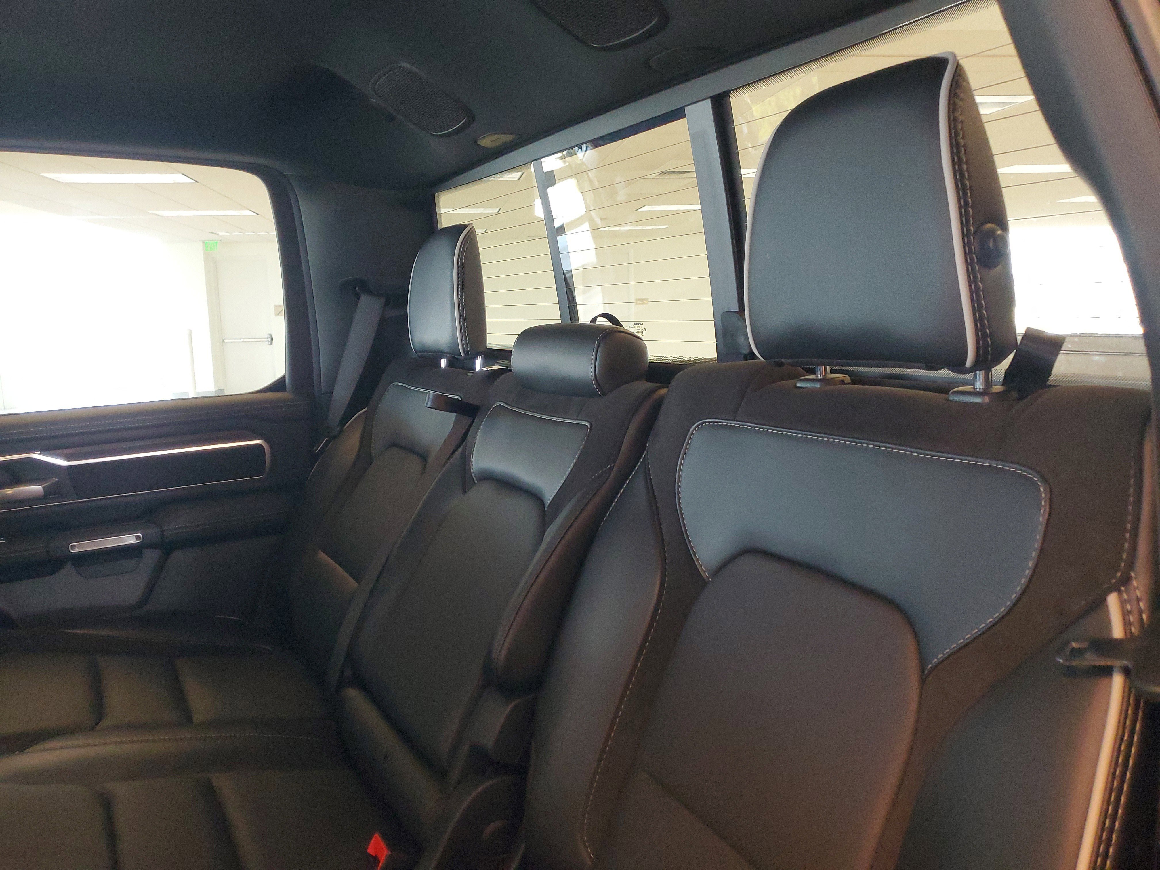Used 2025 RAM 1500 Laramie AWD/4WD image 15