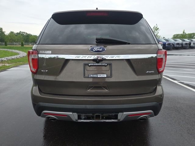 Used 2016 Ford Explorer XLT w/ Equipment Group 202A AWD/4WD image 9