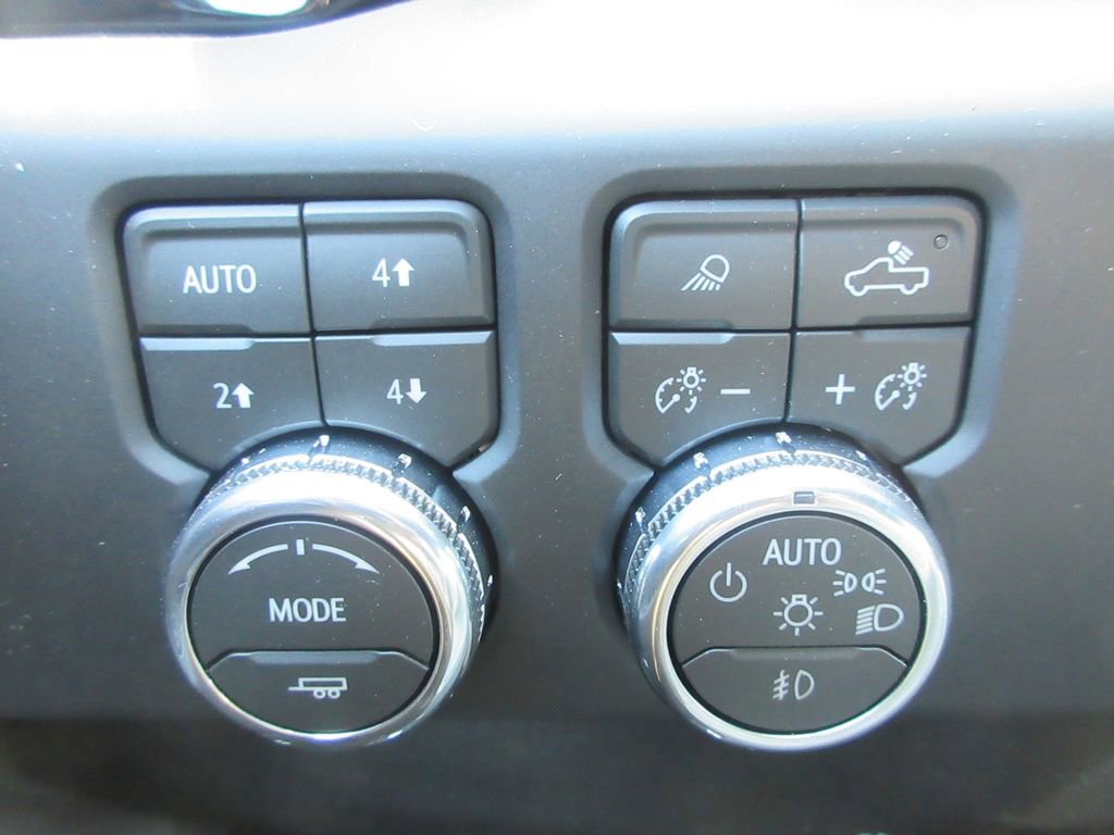 New 2026 GMC Sierra 3500 AT4 w/ AT4 Premium Plus Package AWD/4WD image 17