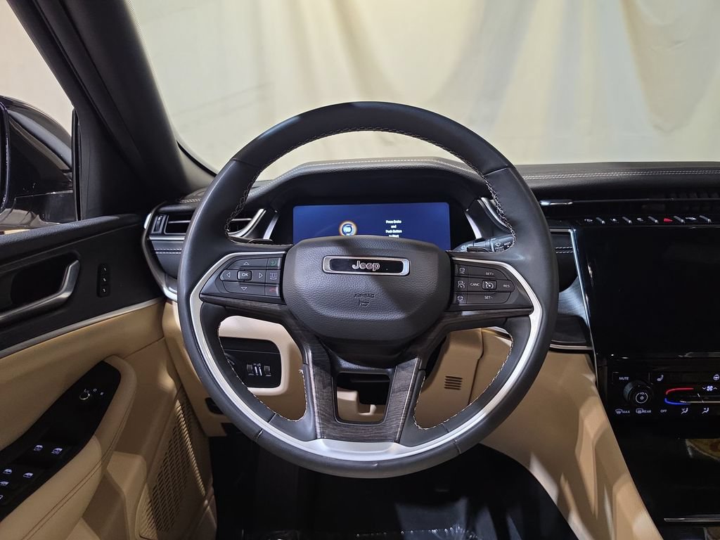 Used 2023 Jeep Grand Cherokee Limited w/ MOPAR Finishing Package AWD/4WD image 11
