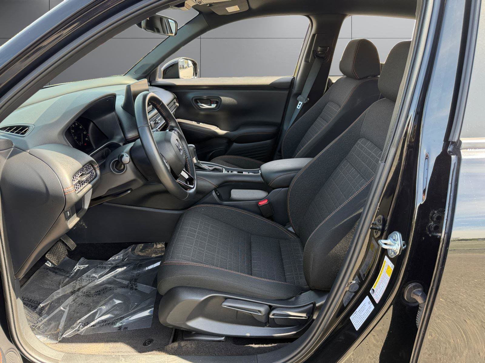 Used 2025 Honda HR-V Sport image 16
