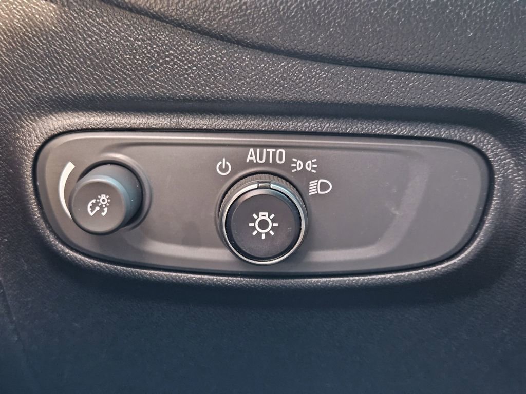 Used 2019 Chevrolet Equinox LT FWD image 26