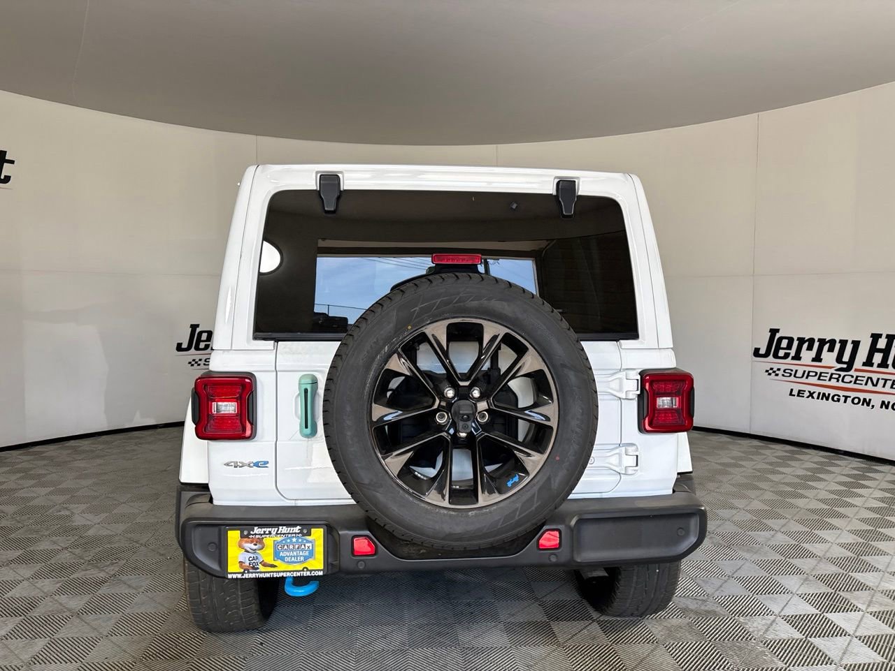 Used 2022 Jeep Wrangler Unlimited Sahara w/ Cold Weather Group AWD/4WD image 5