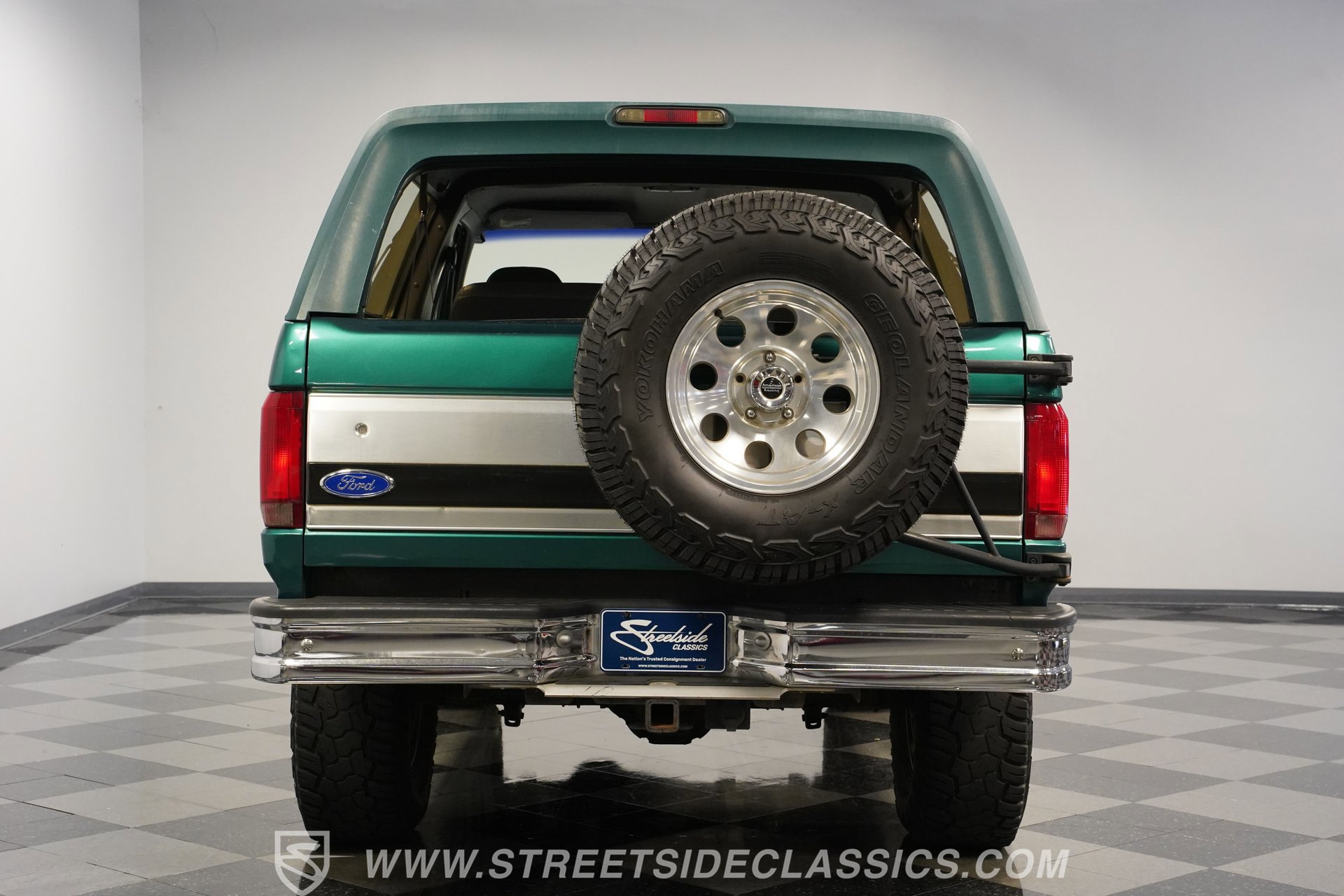 Used 1996 Ford Bronco XLT image 10