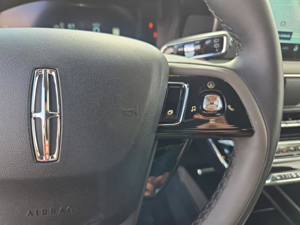 Used 2025 Lincoln Corsair FWD w/ Equipment Group 101A image 23