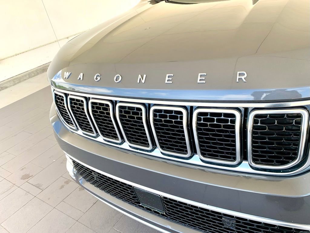 Used 2022 Jeep Wagoneer Series II AWD/4WD image 2