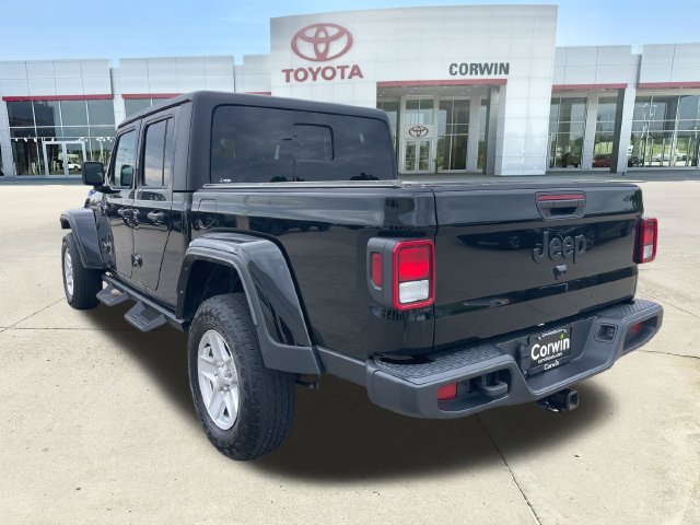 Used 2022 Jeep Gladiator Sport AWD/4WD image 3